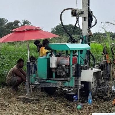 150m remorque montée puits de forage d'eau avec grand couple pour l'ingénierie de la conservation de l'eau