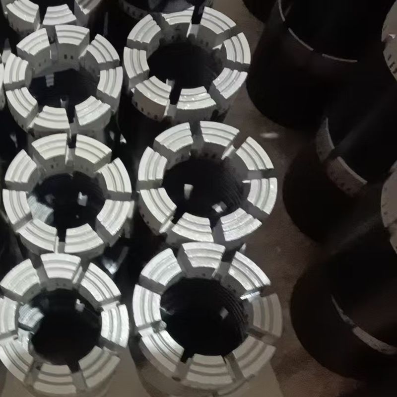 Bits de noyau diamant standard DCDMA optimisés pour une pénétration rapide et un échantillonnage fiable du noyau