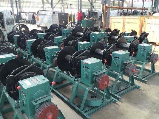 Un bon prix. L'installation de foret de rendement élevé partie le treuil de dénoyautage/treuil JS -1 1500M de câble en ligne