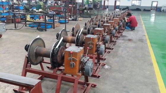 Un bon prix. L'installation de foret électrique partie le treuil à moteur diesel de câble de perçage de noyau en ligne